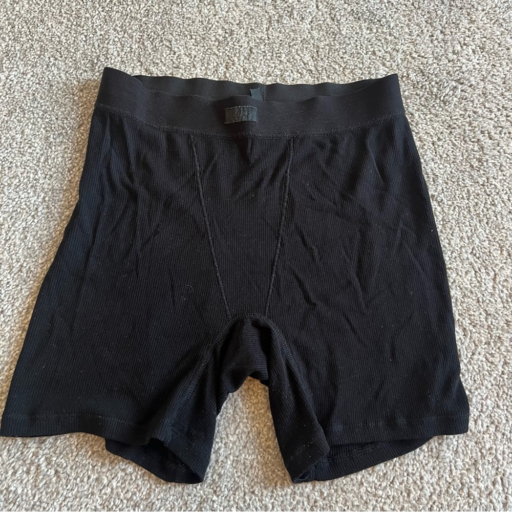 Skims lounge boxer shorts black